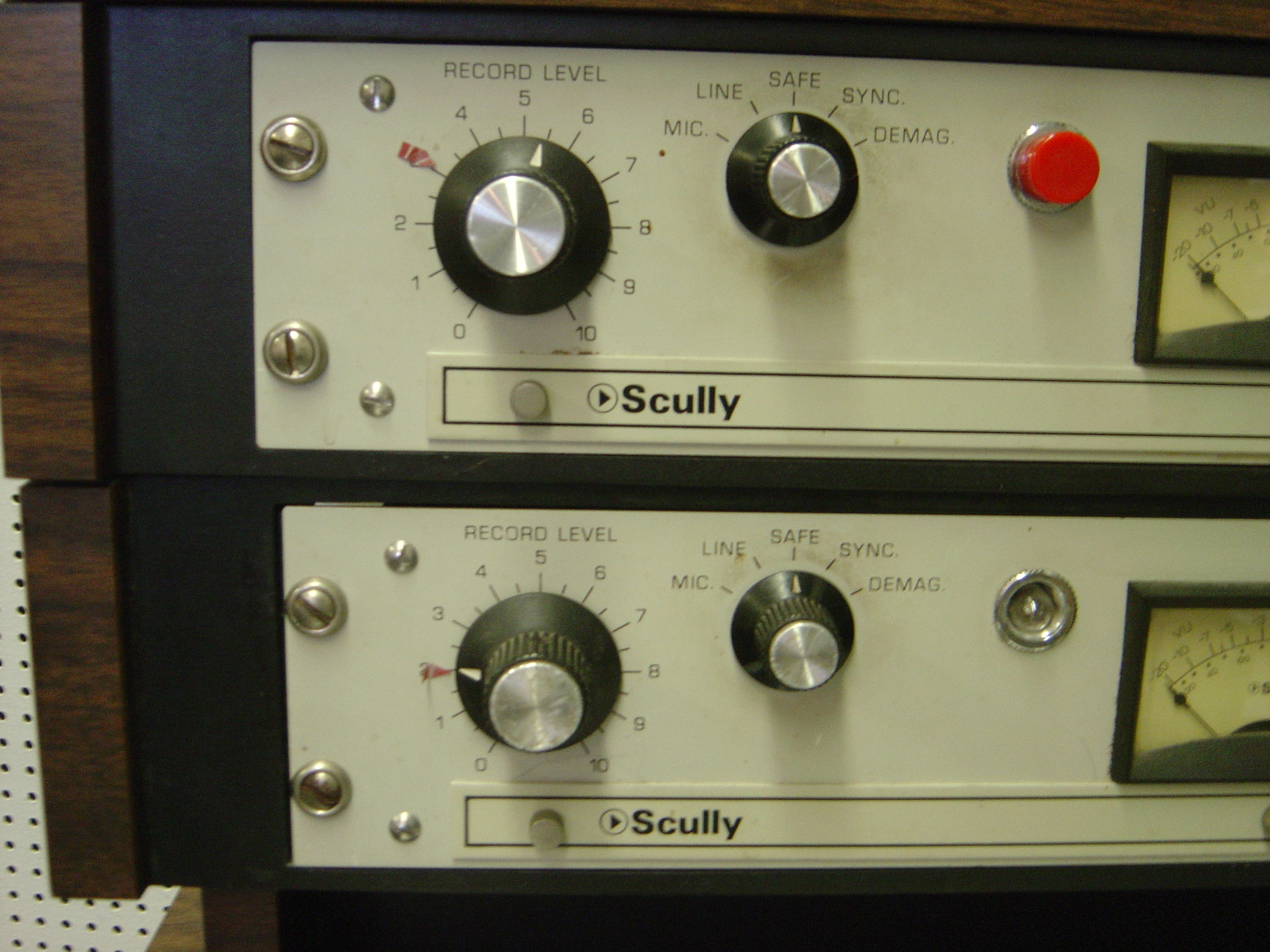 2004 - The Scully Workhorse Tape machine - About to be removed from service.
