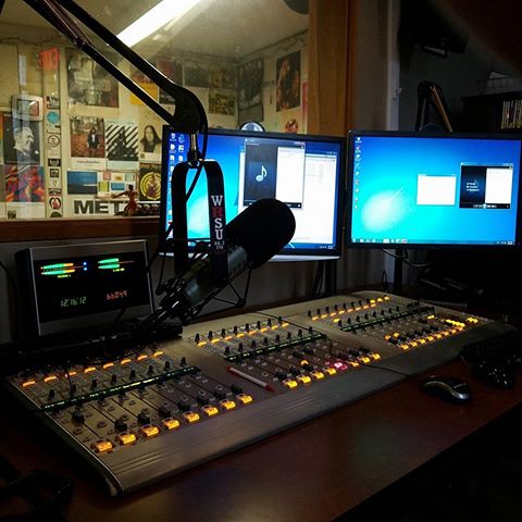 	IM ON AIR TUNE IN NOW WRSU 88.7FM RUTGERS RADIO AND RADIO.RUTGERS.EDU FOR ONLINE STREAMING ON COMOUTER OR PHONE DOLLARNAIRE		March 31, 2017	   	1	