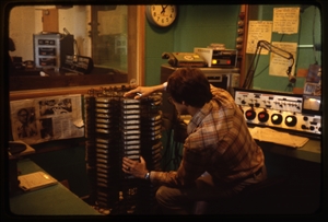 1978 WRSU Orientation Slide Show<br/>Pulling a Cart<br>Slide #18