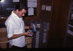 1987 WRSU Orientation Slide Show<br/>Picking a cart for a break<br>Slide #19