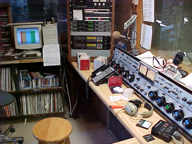 2003 - FM Control - Notice 1st Computer in FM - Cart Decks and Mini Discs