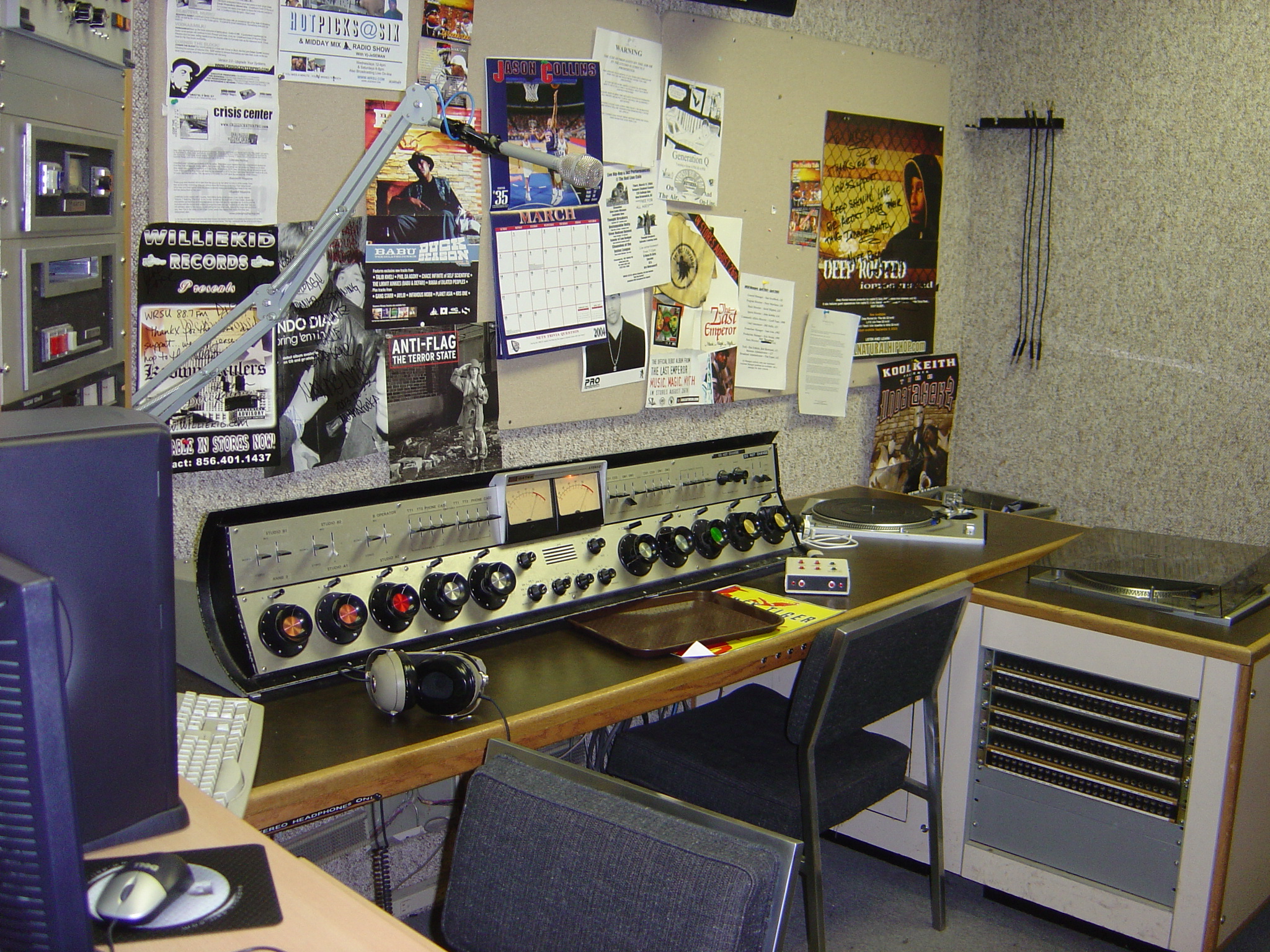 2004 - Studio B